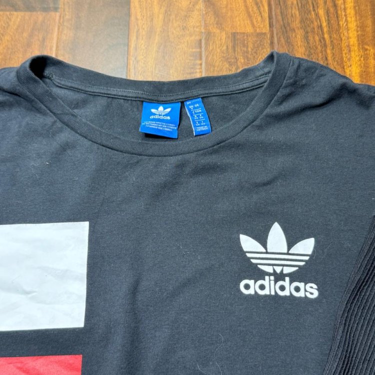 Adidas  Cropped Sweater