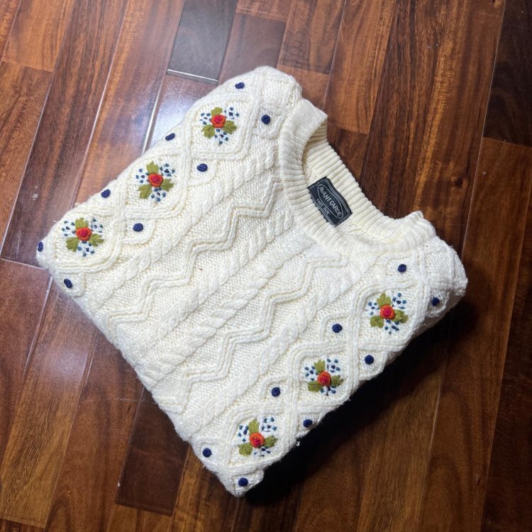AVANT GARDE FLORAL SWEATER