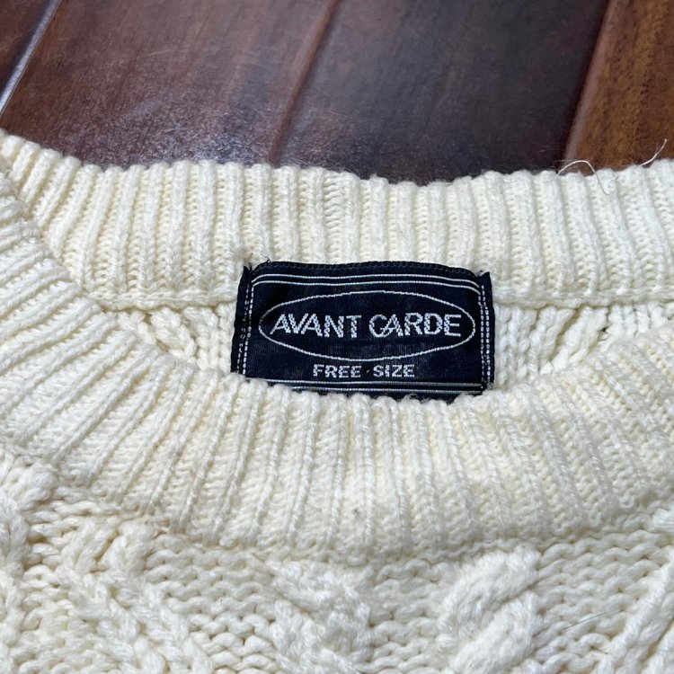 AVANT GARDE FLORAL SWEATER