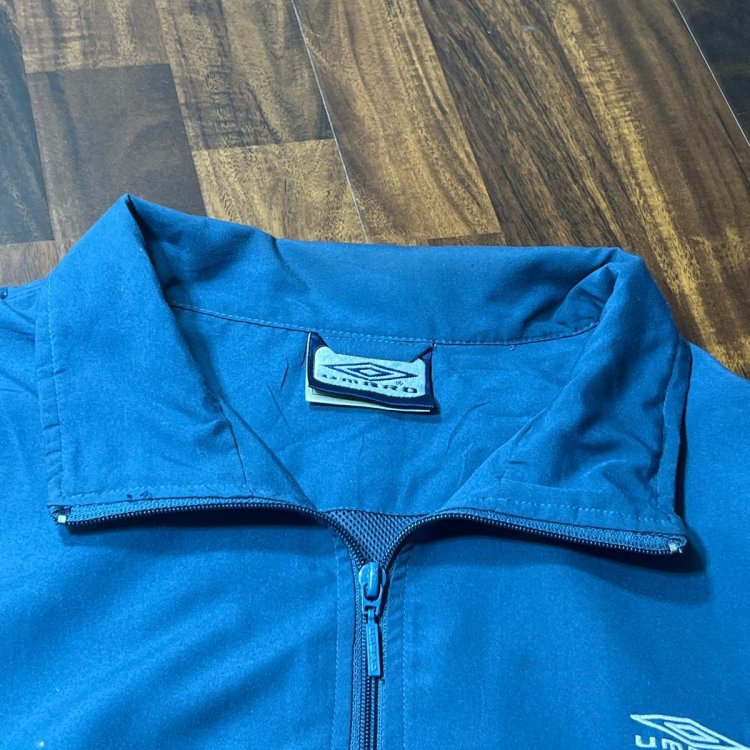UMBRO WINDBREAKER