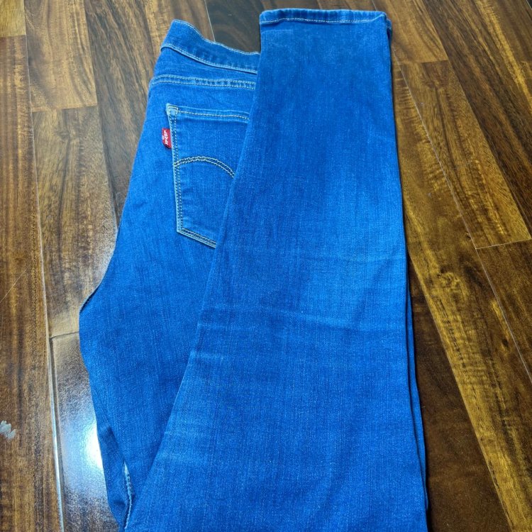 Levi's Dark Jeans